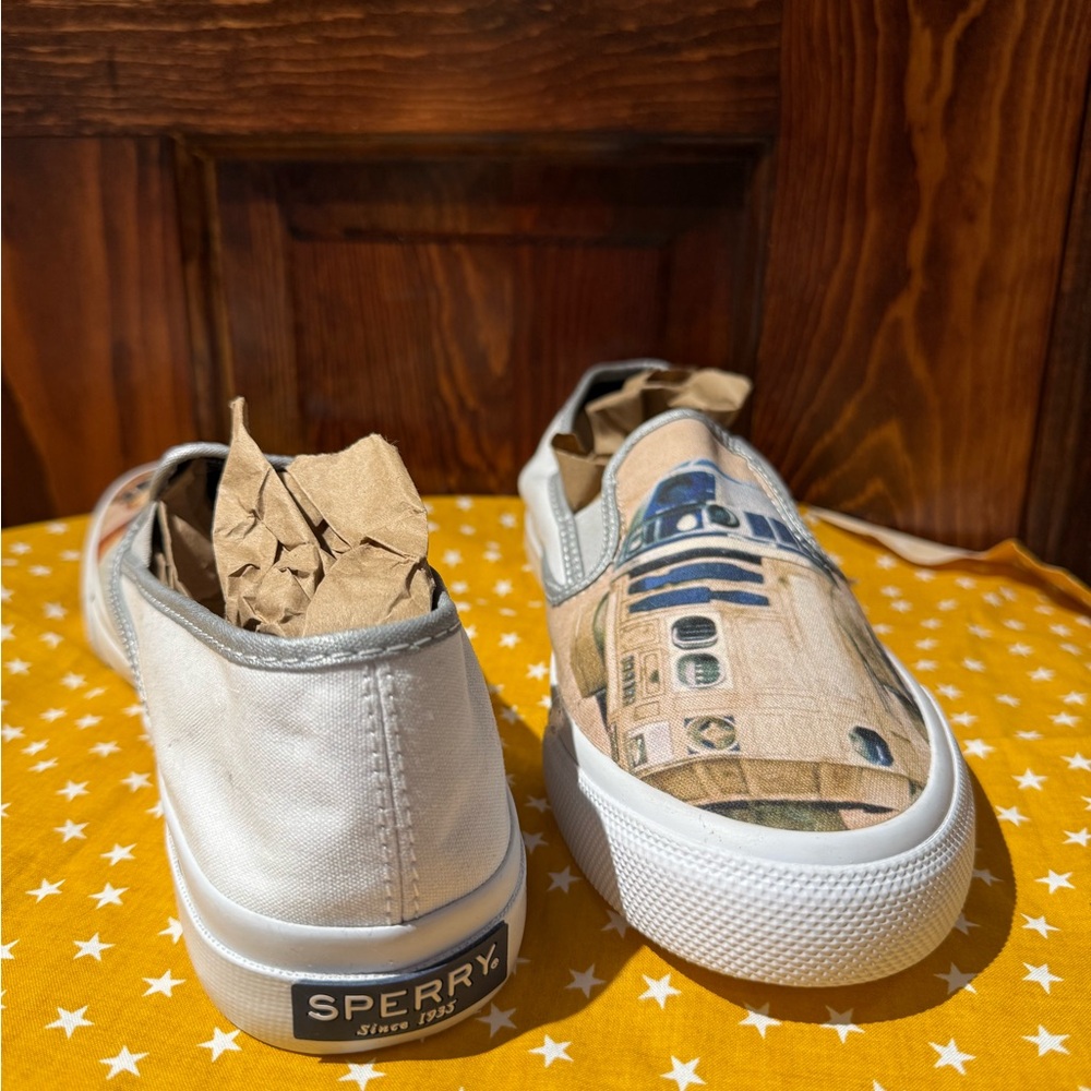 Men’s Star Wars r2d2 and C-3PO Sperry - Picture 6 of 9